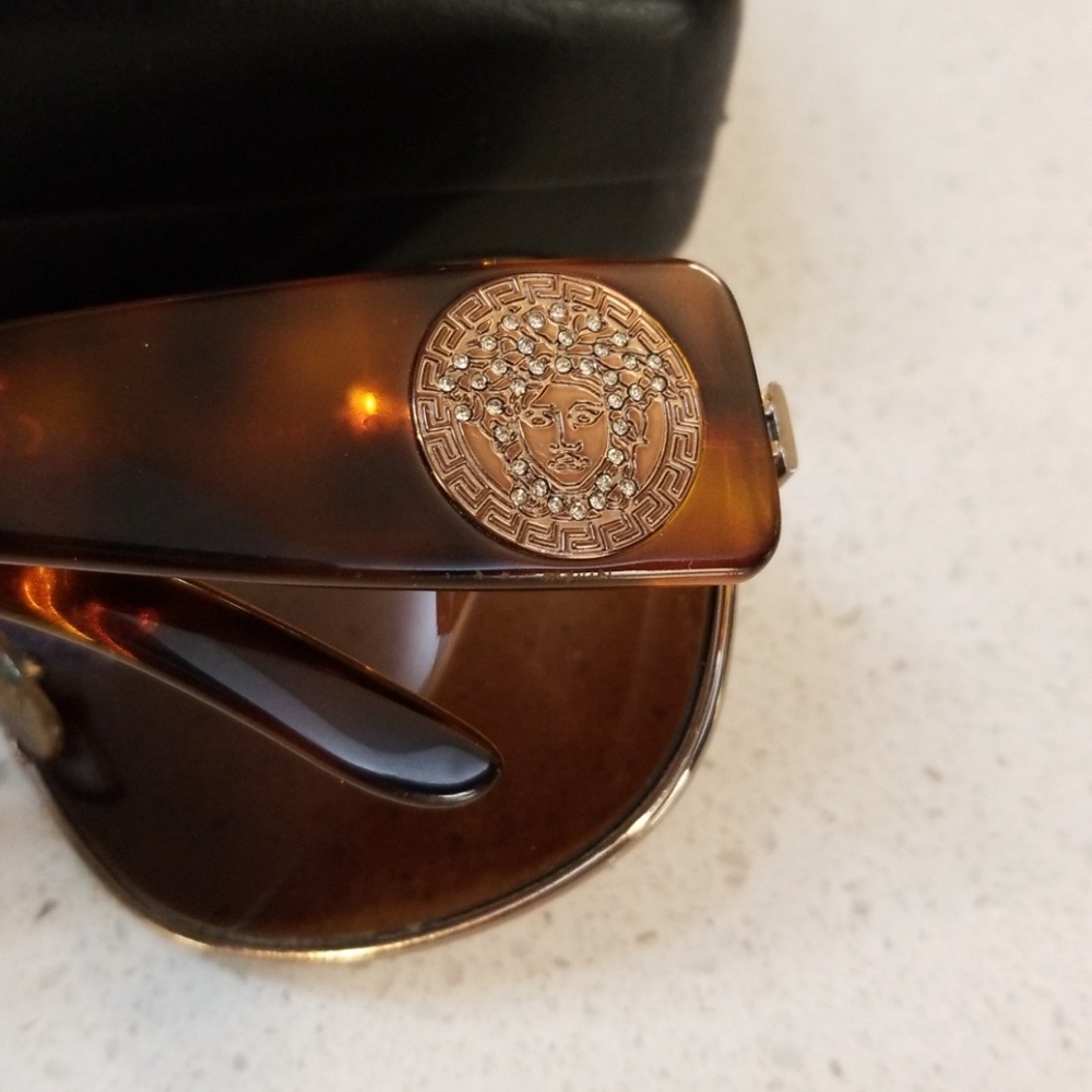 Authentic Beautiful Versace Sunglasses 2061-B - Picture 3 of 8